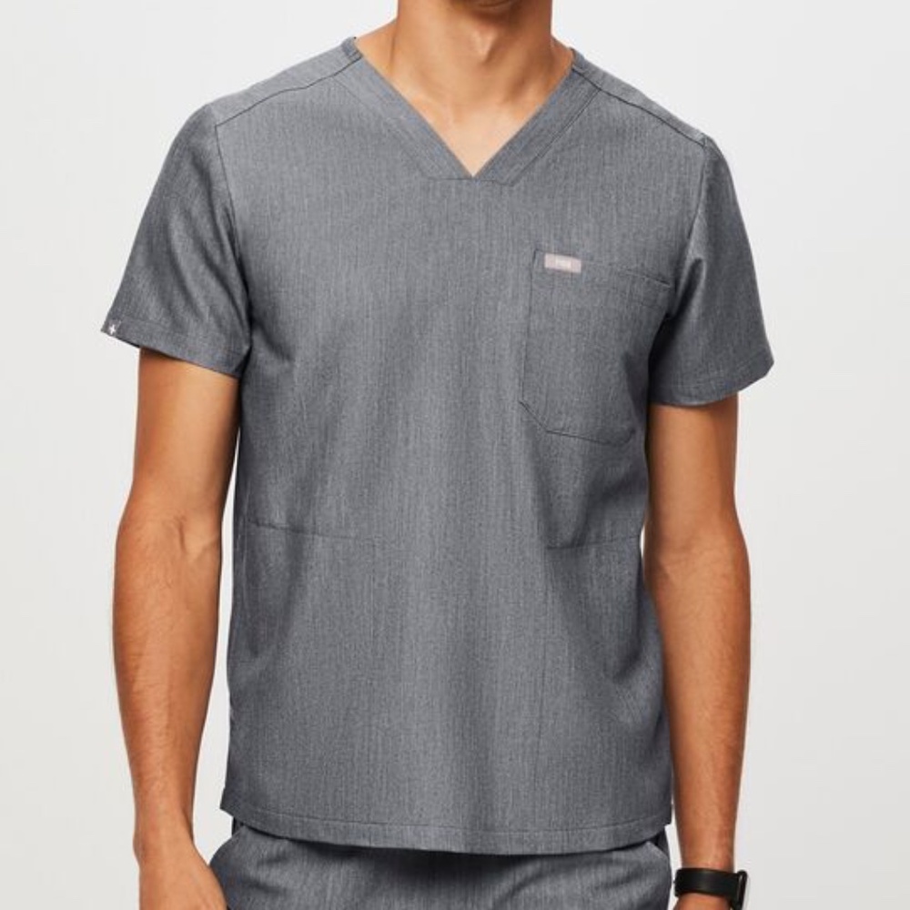 FIGS Men’s Graphite Chisec - Three-Pocket Scrub Top